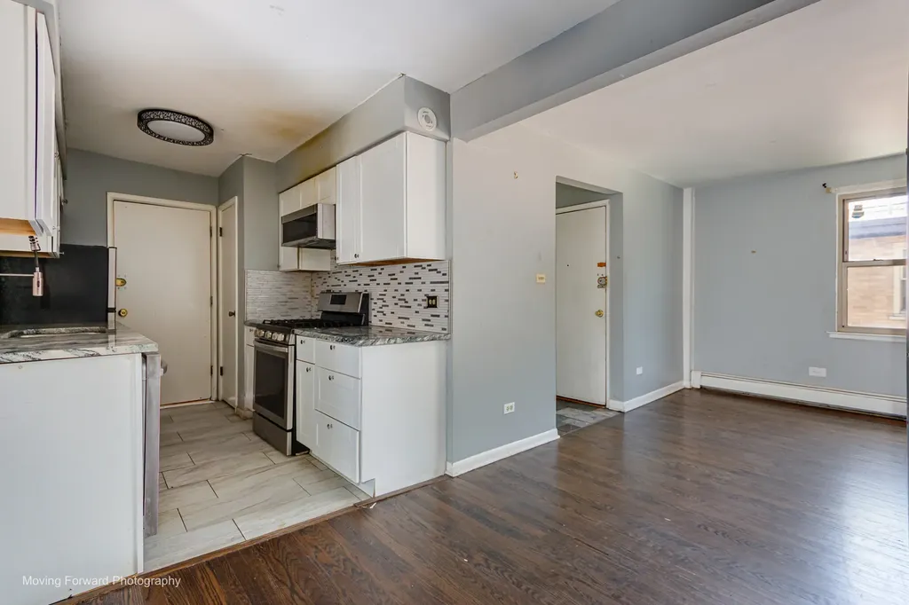 6945 South Chappel Avenue Chicago IL 60649