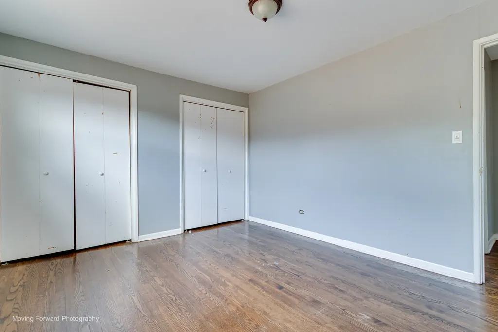 6945 South Chappel Avenue Chicago IL 60649