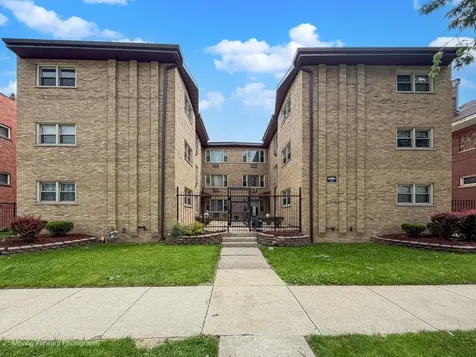 6945 South Chappel Avenue Chicago IL 60649