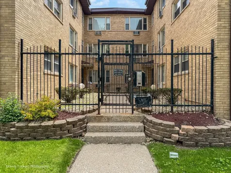 6945 South Chappel Avenue Chicago IL 60649
