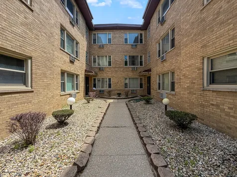 6945 South Chappel Avenue Chicago IL 60649