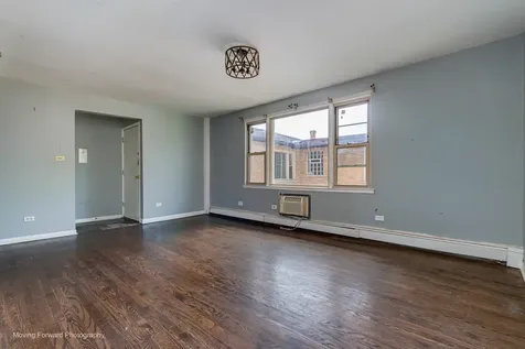 6945 South Chappel Avenue Chicago IL 60649