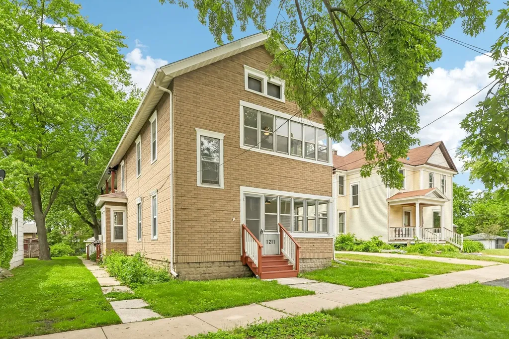 1211 South Jefferson Street Lockport IL 60441