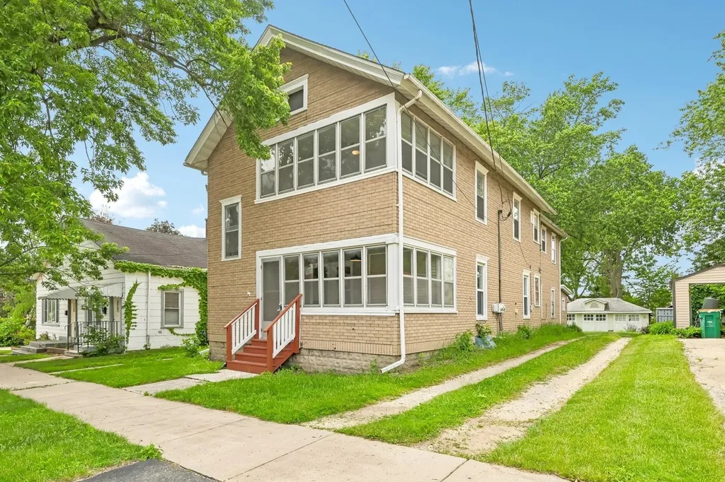 1211 South Jefferson Street Lockport IL 60441