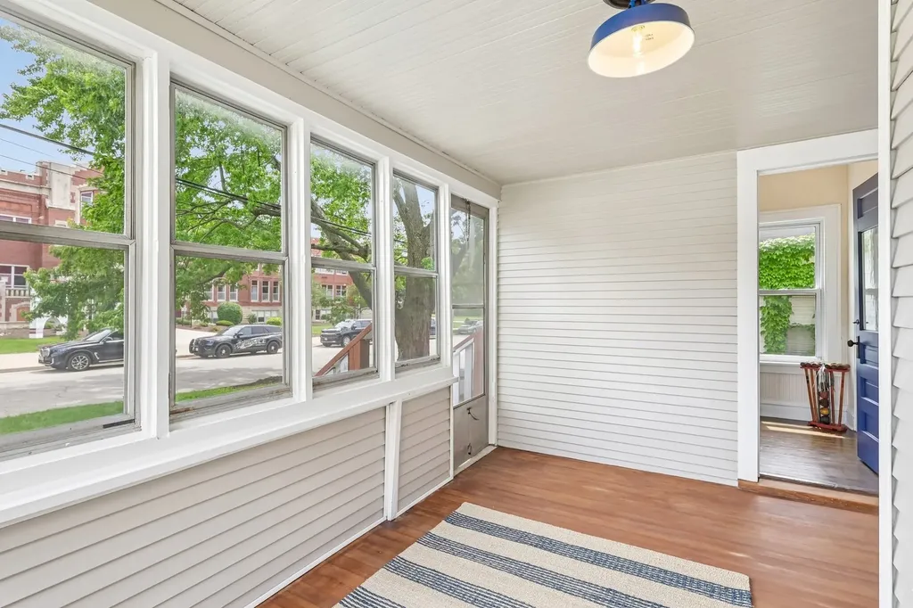 1211 South Jefferson Street Lockport IL 60441
