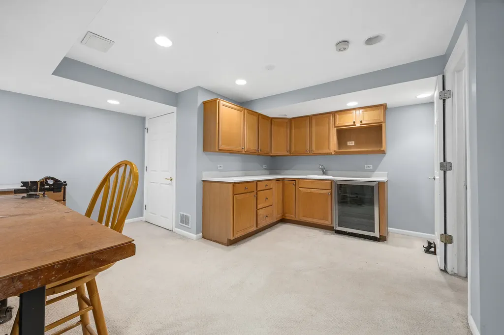 8100 Geneva Street Woodridge IL 60517
