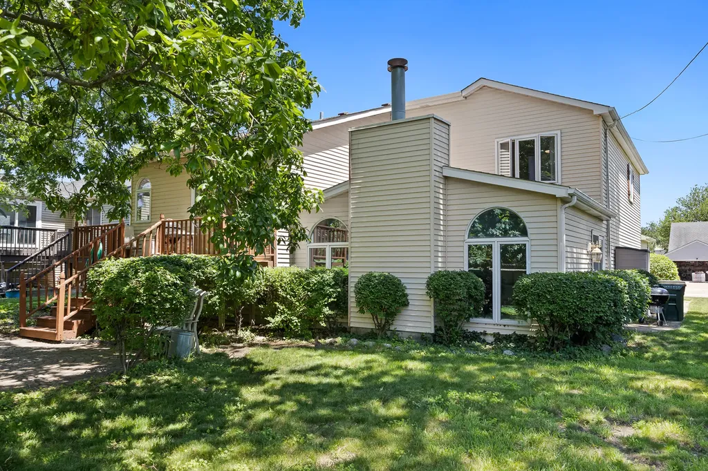 8100 Geneva Street Woodridge IL 60517