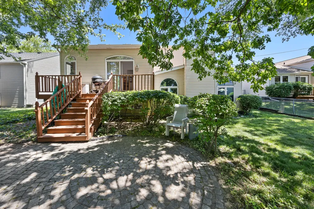 8100 Geneva Street Woodridge IL 60517