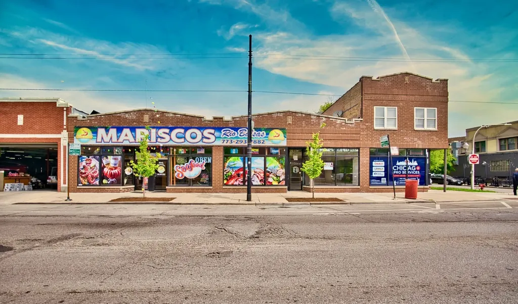 3034 West Montrose Avenue Chicago IL 60618