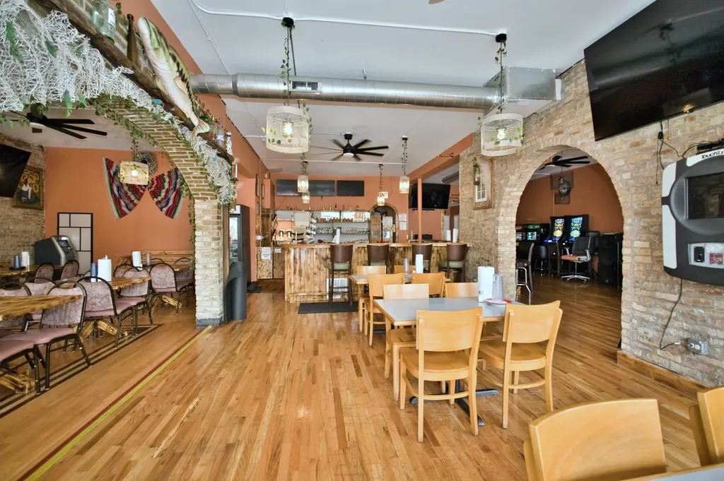 3034 West Montrose Avenue Chicago IL 60618