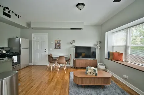 3034 West Montrose Avenue Chicago IL 60618