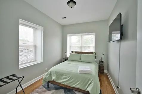 3034 West Montrose Avenue Chicago IL 60618