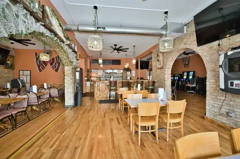 3034 West Montrose Avenue Chicago IL 60618