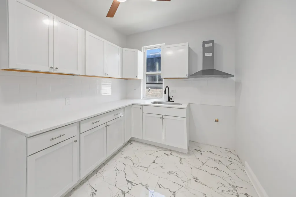3221 East 91st Street Chicago IL 60617