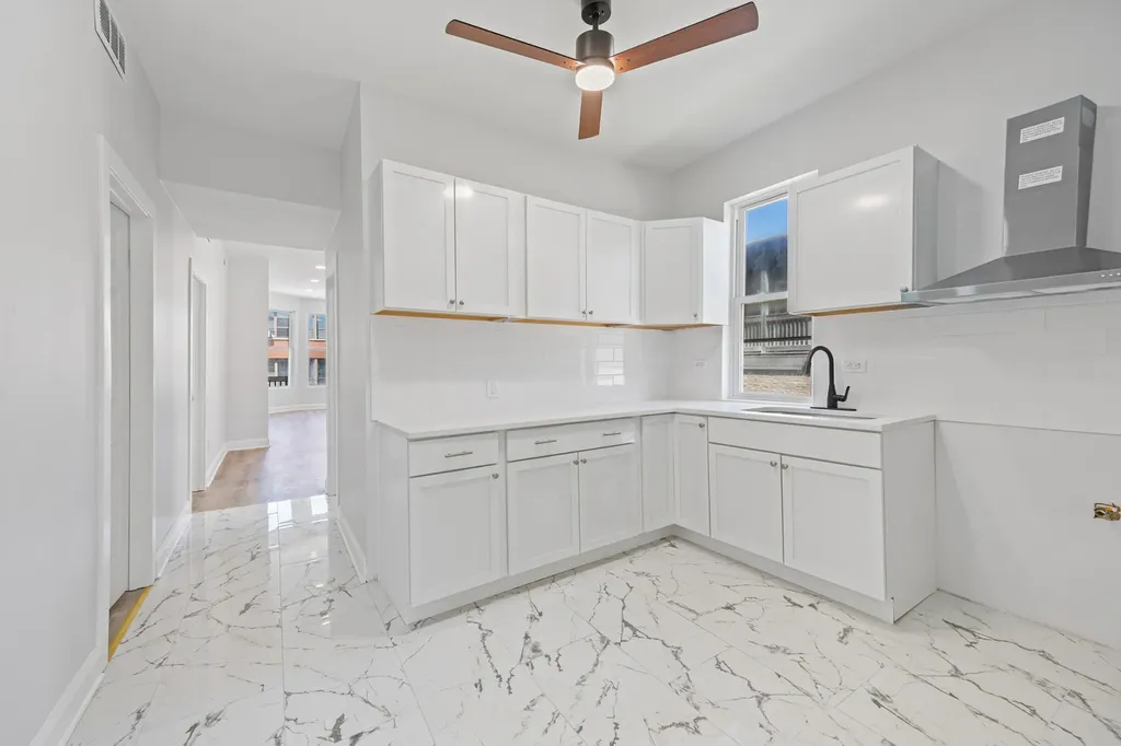 3221 East 91st Street Chicago IL 60617