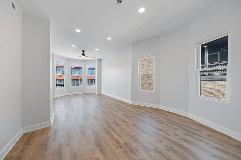 3221 East 91st Street Chicago IL 60617