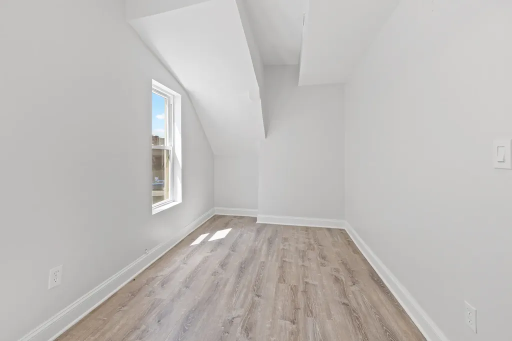 3221 East 91st Street Chicago IL 60617