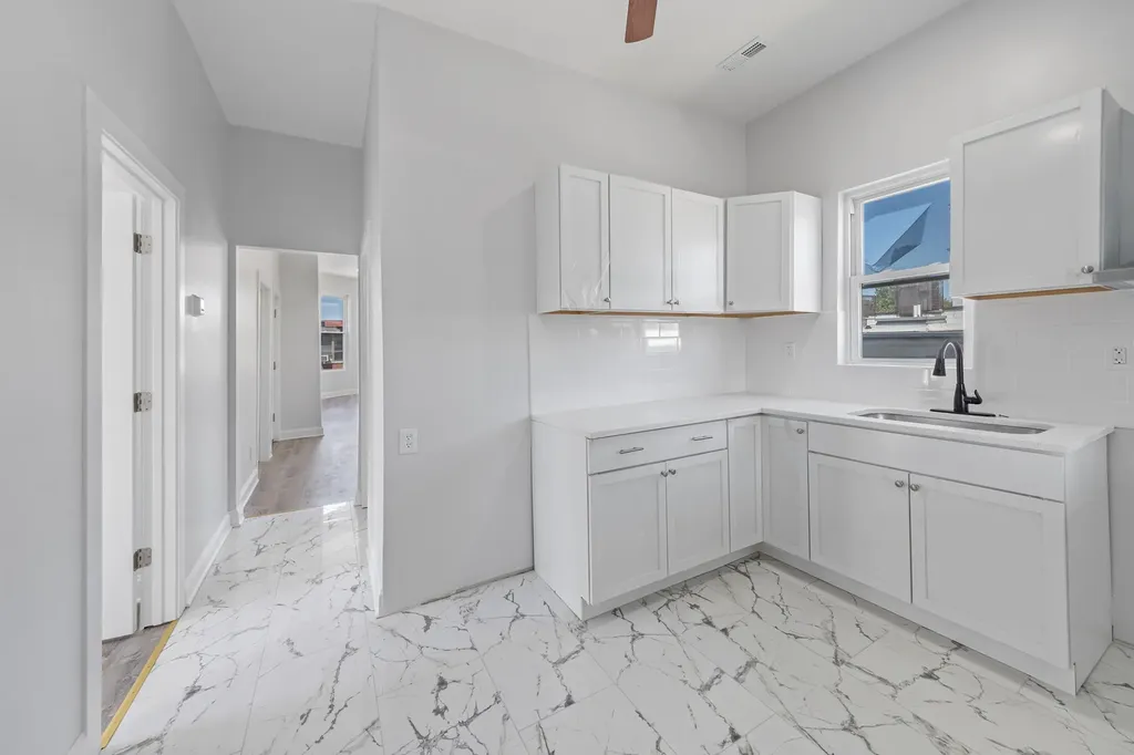 3221 East 91st Street Chicago IL 60617