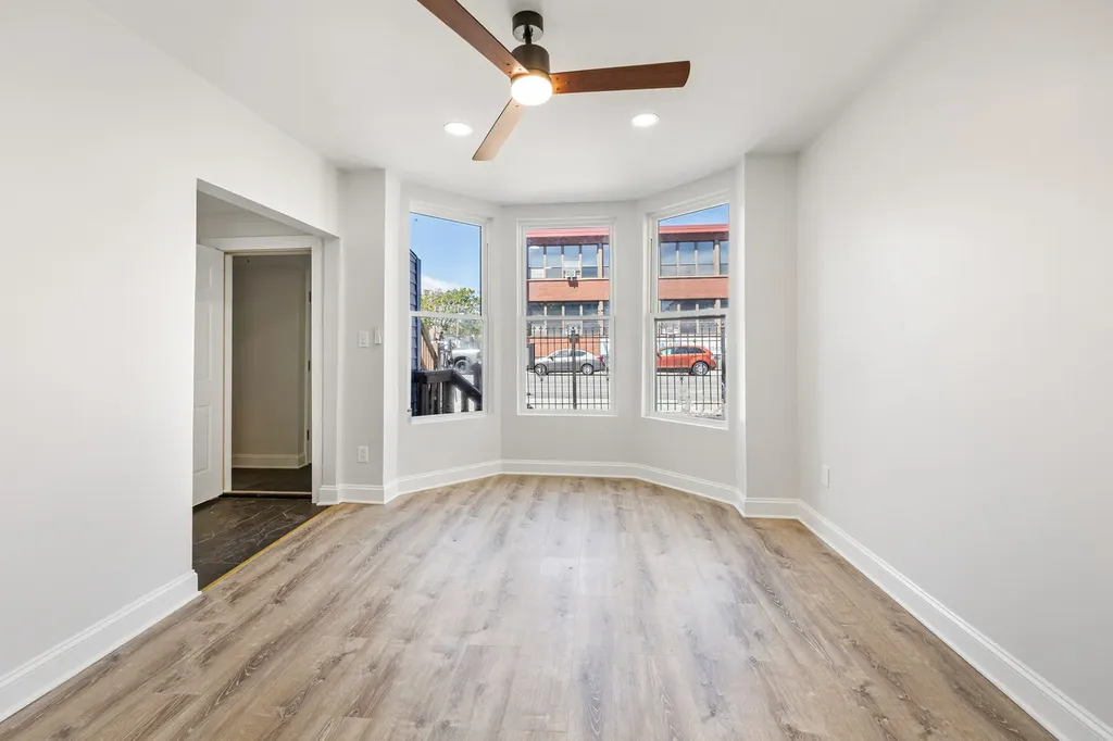 3221 East 91st Street Chicago IL 60617