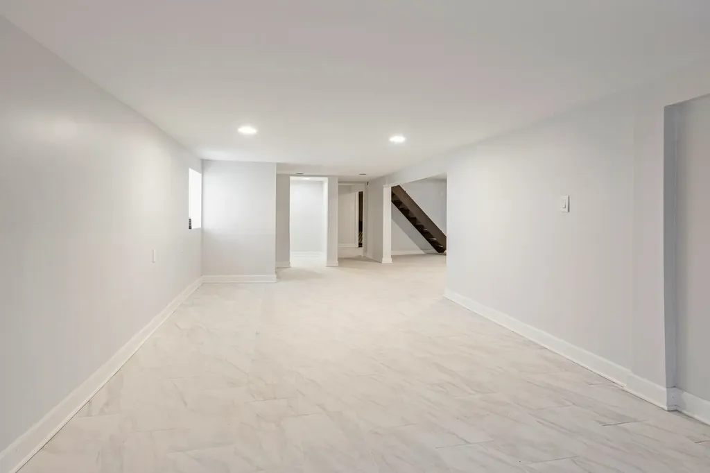 3221 East 91st Street Chicago IL 60617