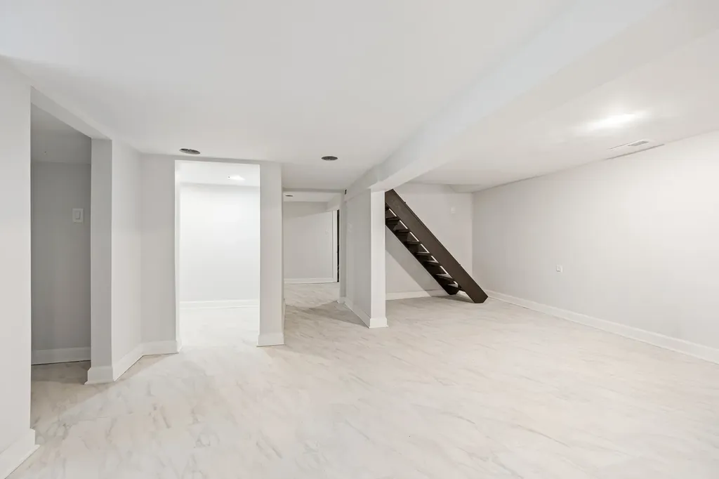 3221 East 91st Street Chicago IL 60617