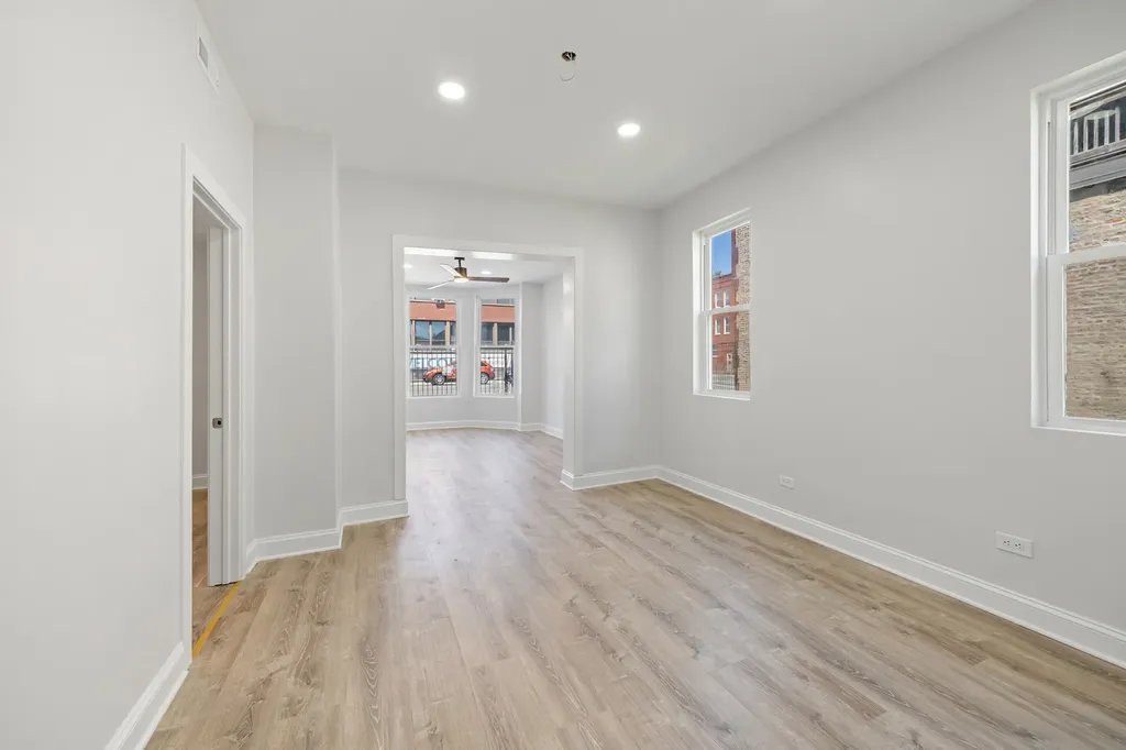 3221 East 91st Street Chicago IL 60617