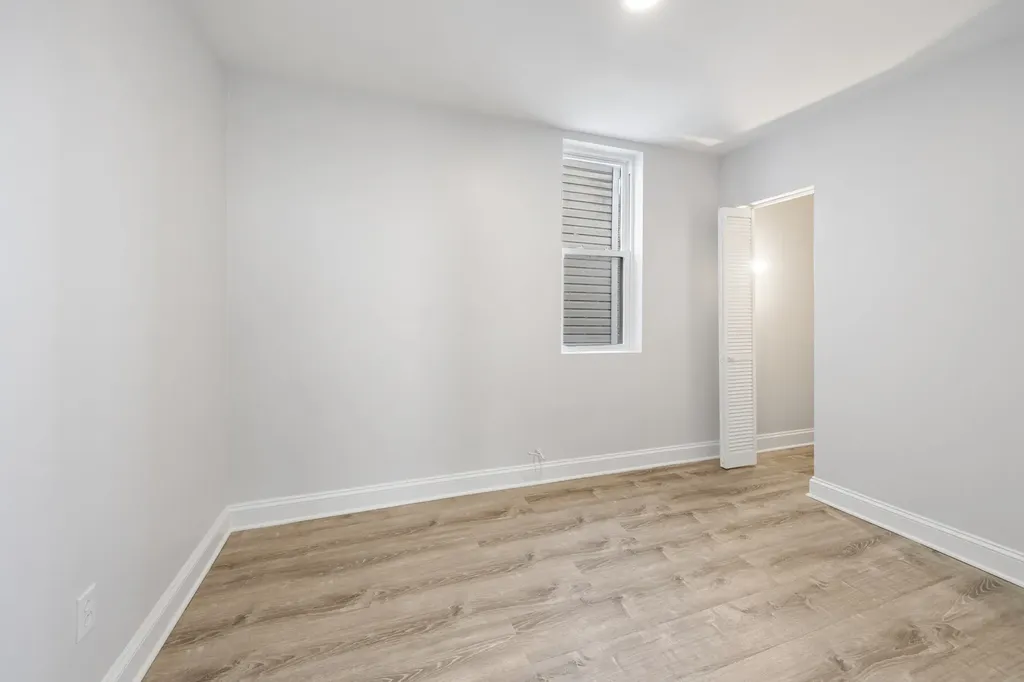 3221 East 91st Street Chicago IL 60617