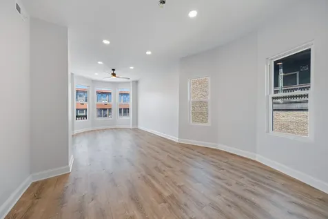 3221 East 91st Street Chicago IL 60617