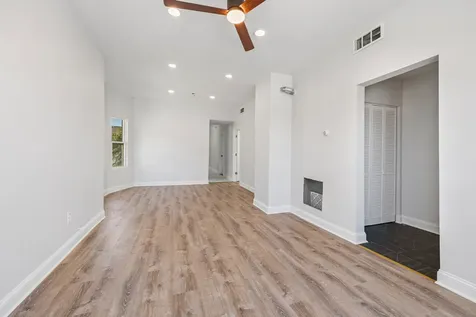 3221 East 91st Street Chicago IL 60617