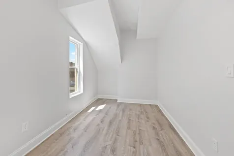 3221 East 91st Street Chicago IL 60617