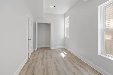 3221 East 91st Street Chicago IL 60617