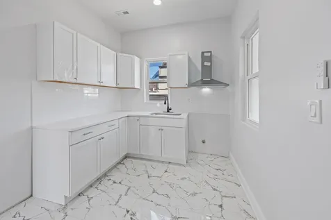 3221 East 91st Street Chicago IL 60617