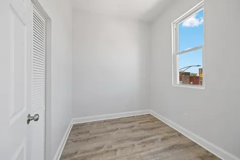 3221 East 91st Street Chicago IL 60617