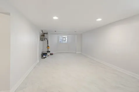 3221 East 91st Street Chicago IL 60617