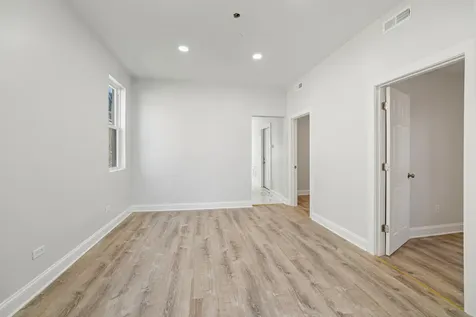3221 East 91st Street Chicago IL 60617