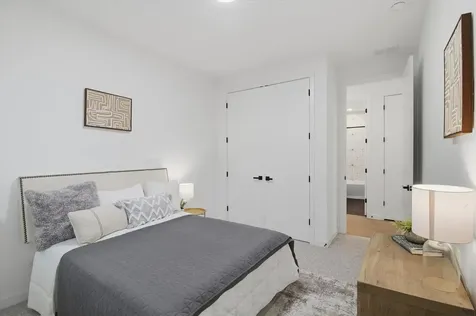 5824 North Lincoln Avenue Chicago IL 60659