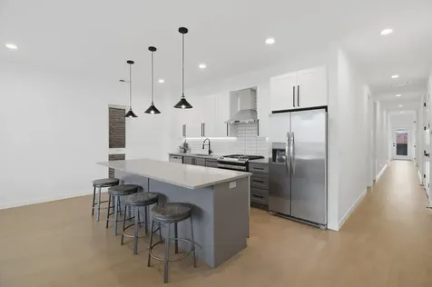 5824 North Lincoln Avenue Chicago IL 60659