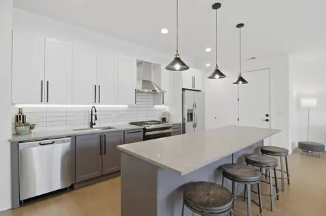 5824 North Lincoln Avenue Chicago IL 60659