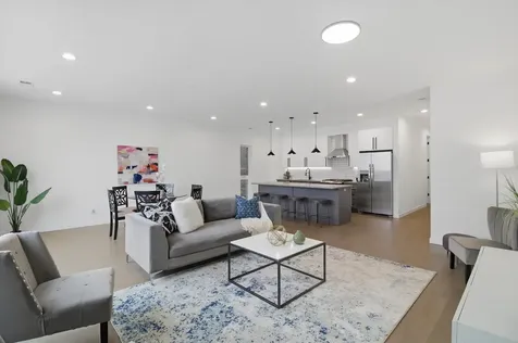 5824 North Lincoln Avenue Chicago IL 60659
