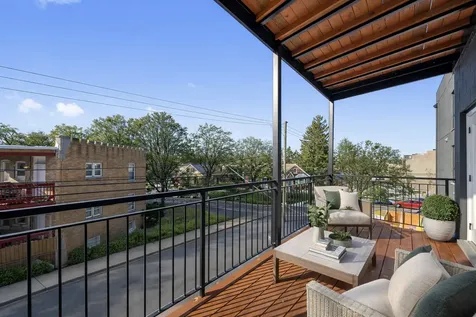 5824 North Lincoln Avenue Chicago IL 60659