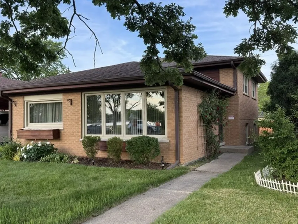 2185 Lee Street Des Plaines IL 60018