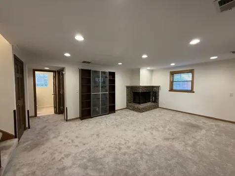 2185 Lee Street Des Plaines IL 60018