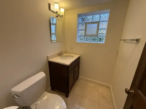 2185 Lee Street Des Plaines IL 60018