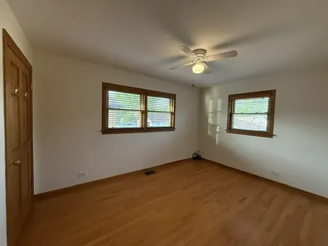 2185 Lee Street Des Plaines IL 60018