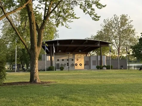 2185 Lee Street Des Plaines IL 60018