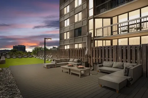 33 West Delaware Place Chicago IL 60610