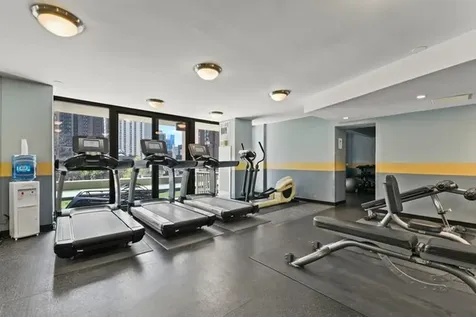 33 West Delaware Place Chicago IL 60610