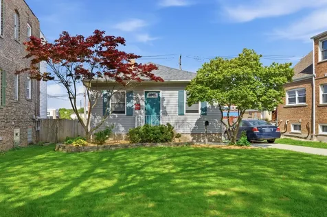 9526 South Claremont Avenue Chicago IL 60643