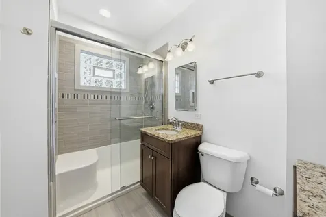 9526 South Claremont Avenue Chicago IL 60643