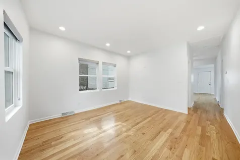 9526 South Claremont Avenue Chicago IL 60643
